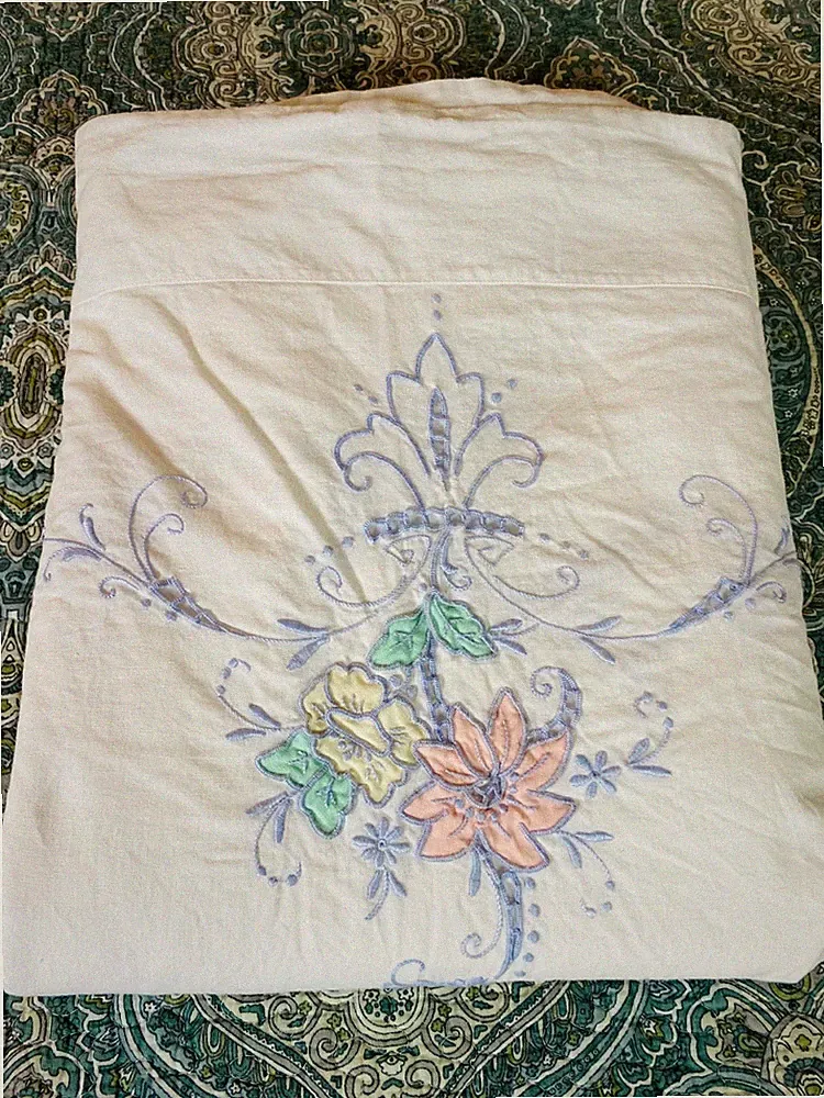 Queen Bed coverlet /flat sheet applique' Flowers w/embroidery Victorian style